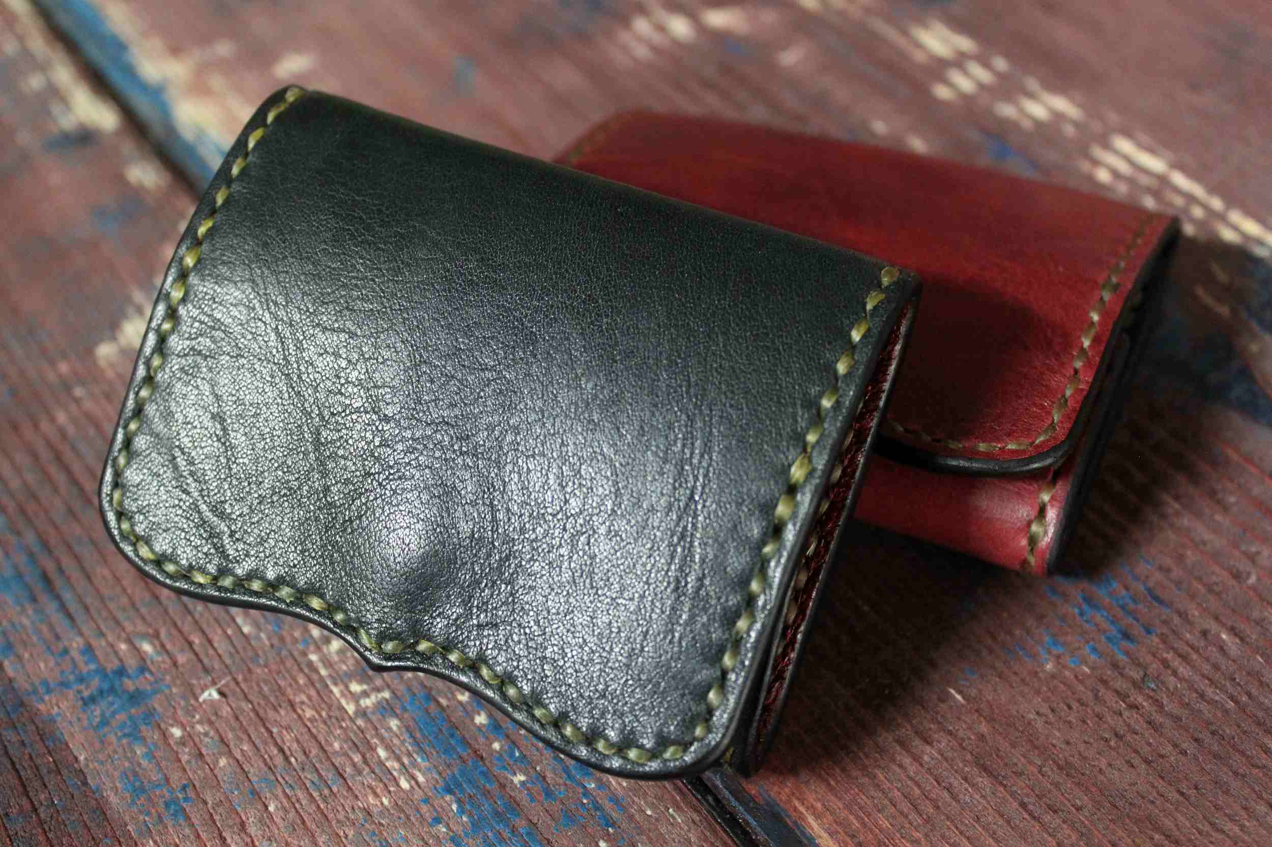 ボックスコインケース・ブラック&バーガンディの画像