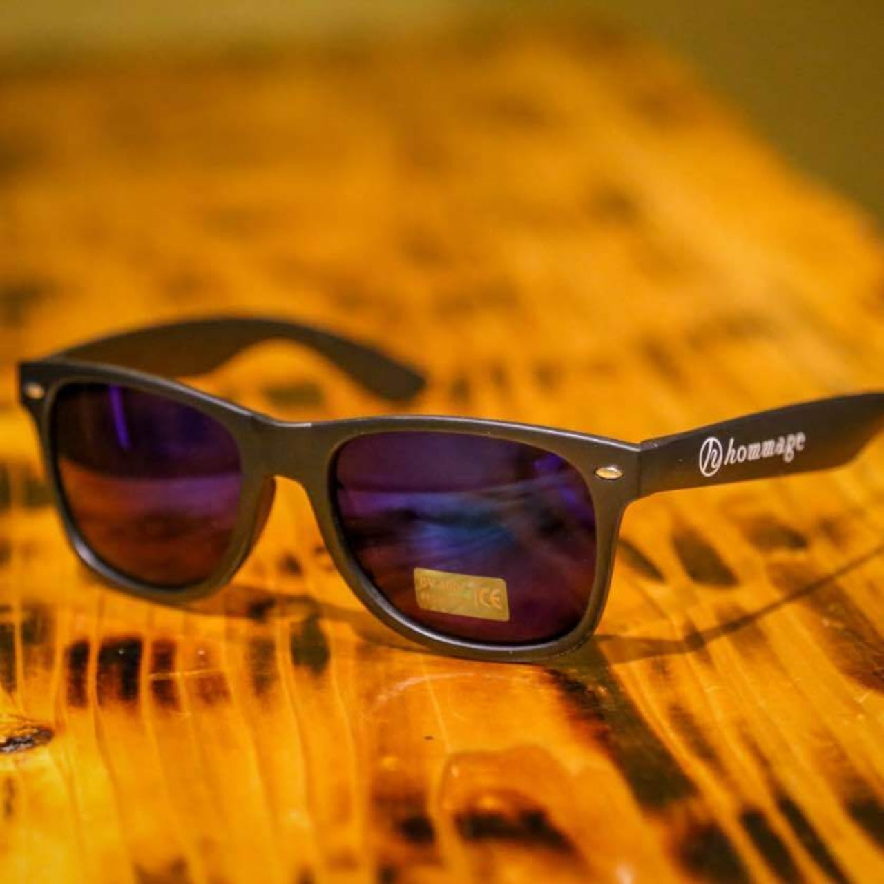 OLロゴ入りUV400対応マットブラックサングラス|紫外線カットレンズ画像
2