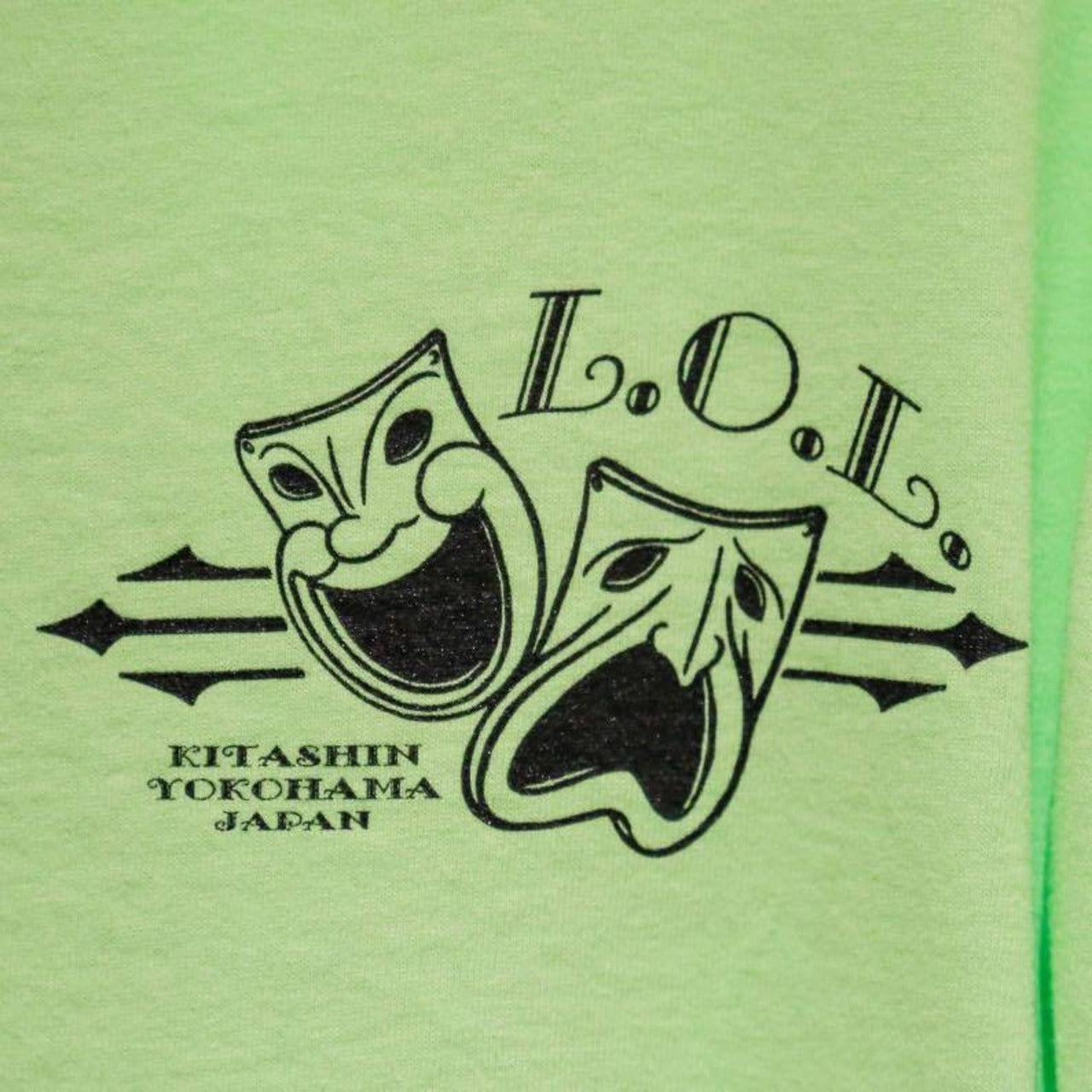 ライトグリーンのLOLロゴTシャツ｜ストリートファッション・プリント半袖Tシャツ画像２