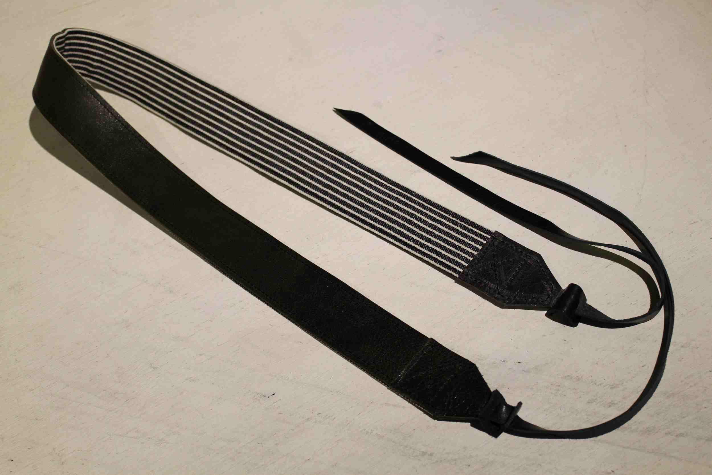 ストライプ柄レザーストラップ｜金具付きナチュラル革仕様のハンドメイドショルダーストラップ画像２