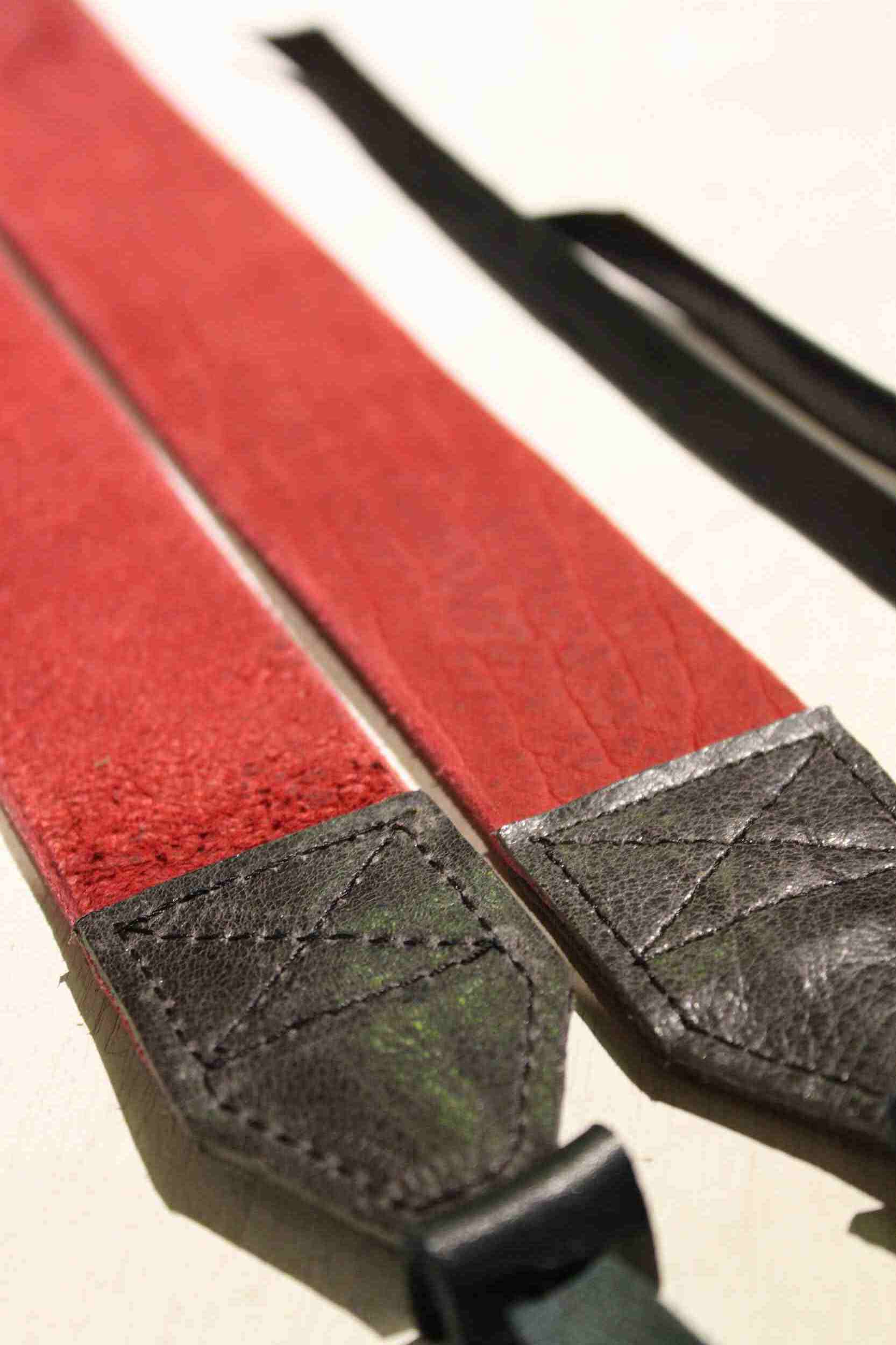 レッドレザーストラップ｜金具付きナチュラル革仕様のハンドメイドショルダーストラップ画像